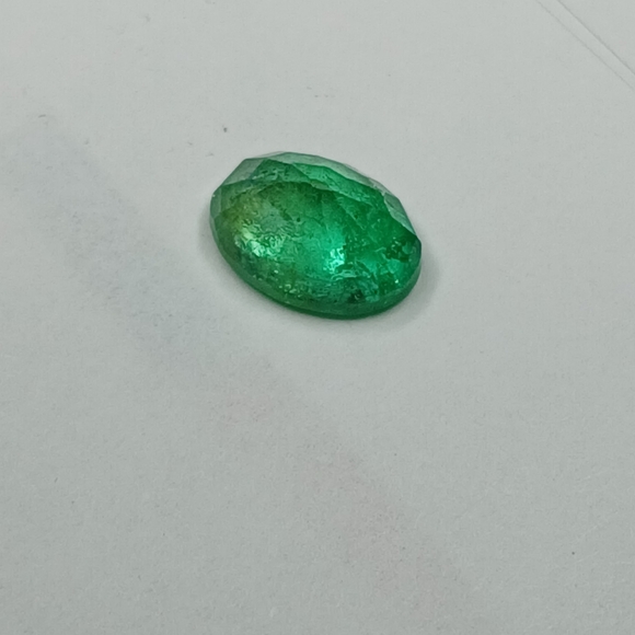 Oval Emerld Gemstone 7x5mm - Picture 10 of 12